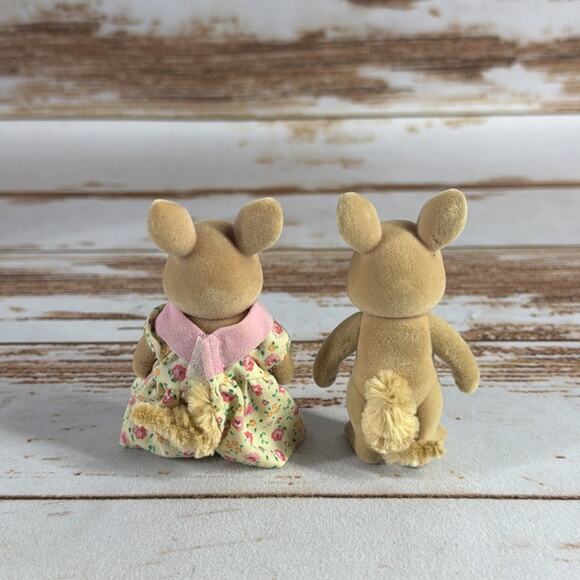 Sylvanian Families Hopper Kangaroo Family – Japan – Miniature Dollhouse Figure - Picture 3 of 3